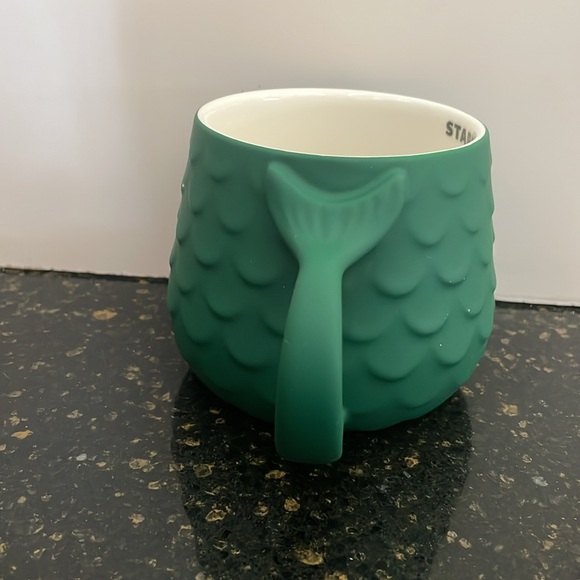 *FLAW* Starbucks Green Siren Tail Scaled Mermaid Fish Tail Handle 2025 Mug 14oz. - Picture 3 of 7